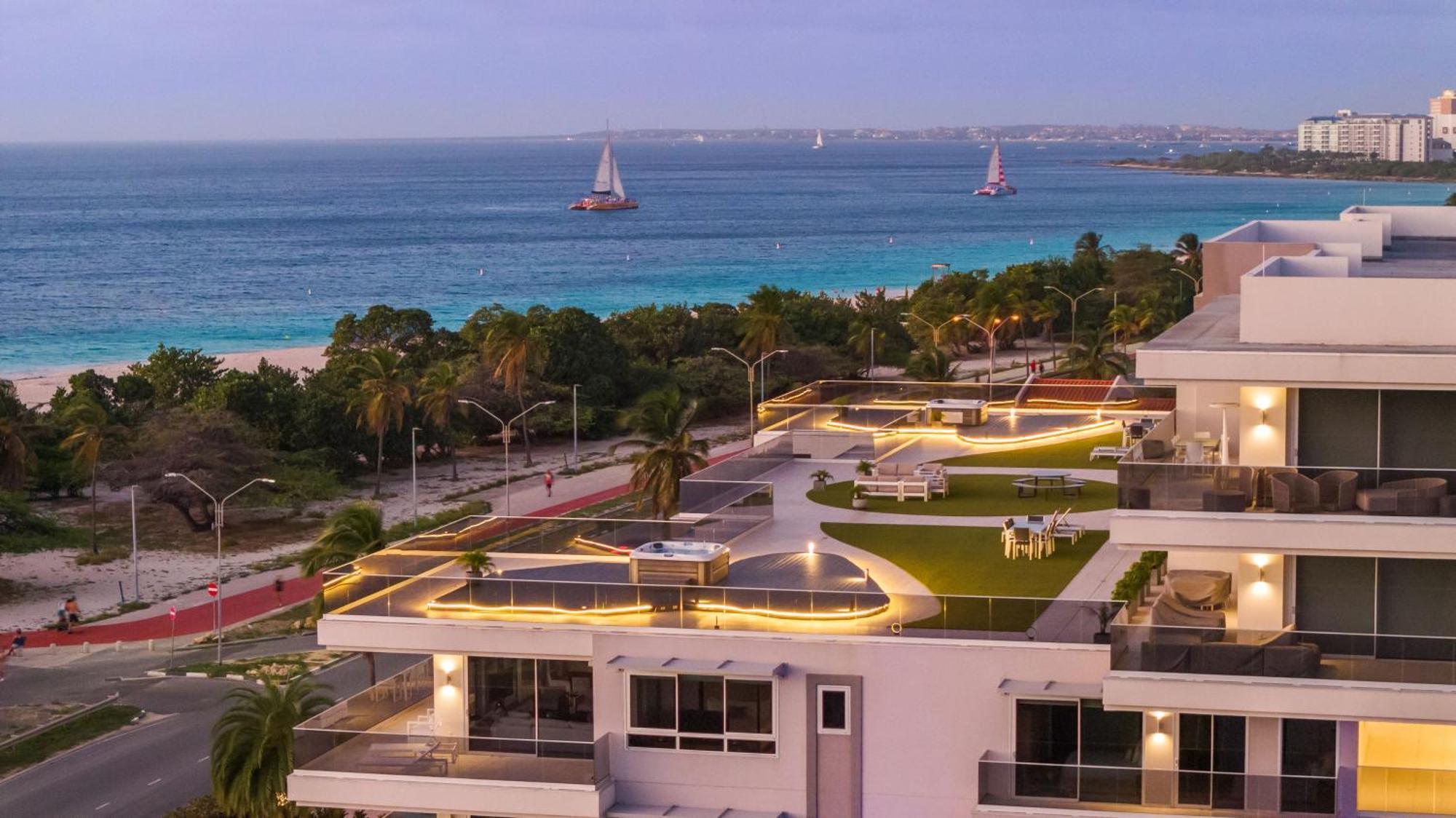 O Condominium Beachfront Residences, By Bocobay Aruba パームビーチ エクステリア 写真