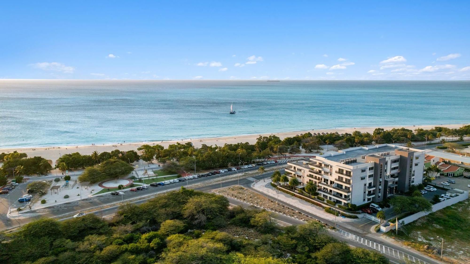 O Condominium Beachfront Residences, By Bocobay Aruba パームビーチ エクステリア 写真