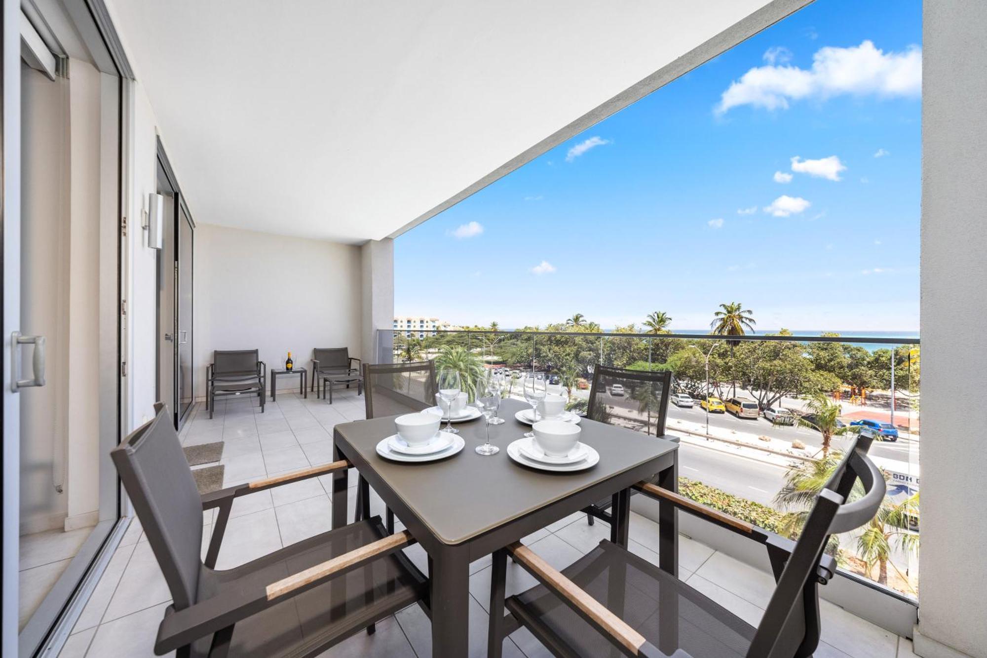O Condominium Beachfront Residences, By Bocobay Aruba パームビーチ エクステリア 写真